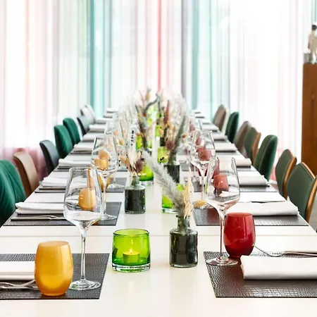 Отель Hyatt Place Frankfurt Airport