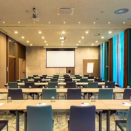 Отель Hyatt Place Frankfurt Airport 4*