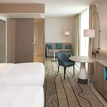 Hyatt Place Frankfurt Airport 4*