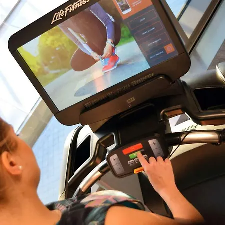 Hyatt Place Frankfurt Airport Hotell 4*