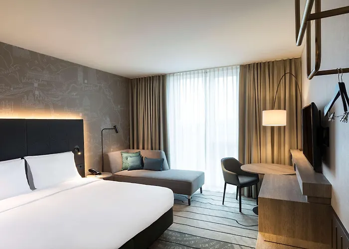 Hyatt Place Frankfurt Airport Otel 4*