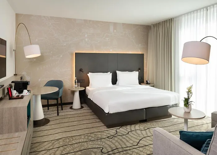 Otel Hyatt Place Frankfurt Airport 4*