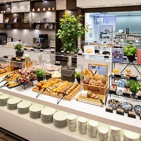 Hyatt Place Frankfurt Airport 4*