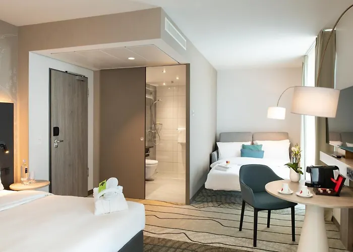 Hyatt Place Frankfurt Airport 4*